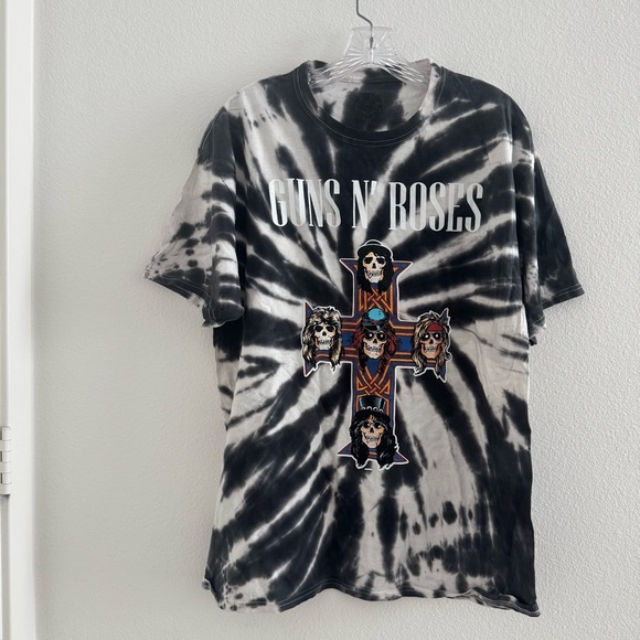 3 Bundle Band Tees Size: L - Picture 5 of 9